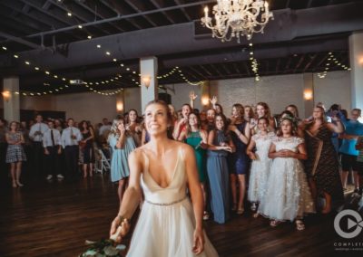 bouquet toss